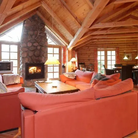 Sleeps 8 *