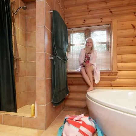 Sleeps 8 *