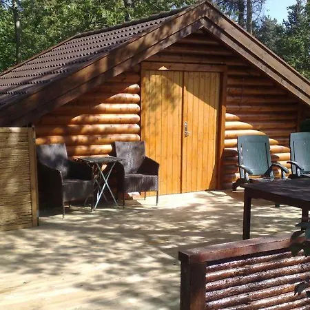 Prázdninový dům Sleeps 8 *